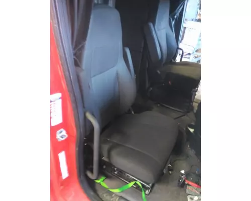 FREIGHTLINER CASCADIA 126 SEAT, FRONT