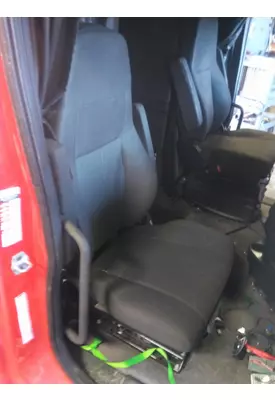 FREIGHTLINER CASCADIA 126 SEAT, FRONT