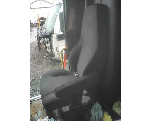 FREIGHTLINER CASCADIA 126 SEAT, FRONT