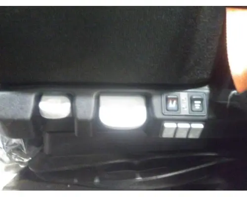 FREIGHTLINER CASCADIA 126 SEAT, FRONT