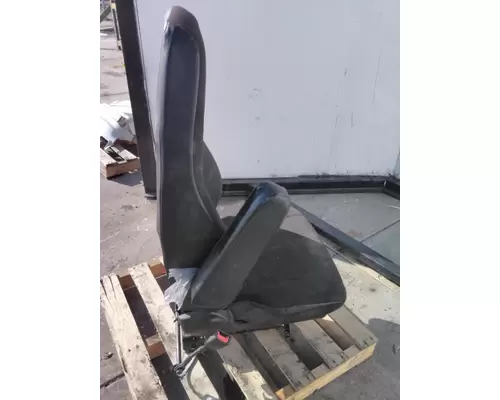 FREIGHTLINER CASCADIA 126 SEAT, FRONT