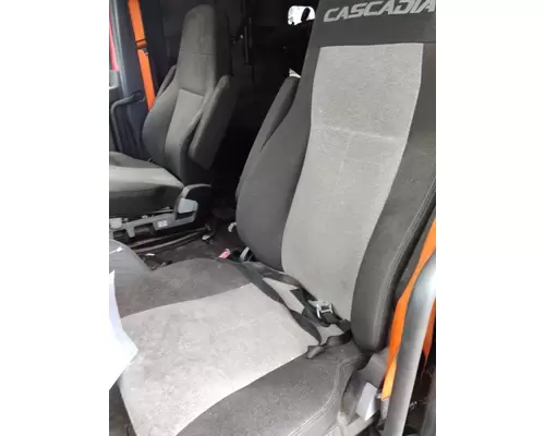 FREIGHTLINER CASCADIA 126 SEAT, FRONT