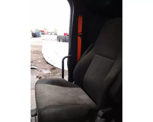FREIGHTLINER CASCADIA 126 SEAT, FRONT