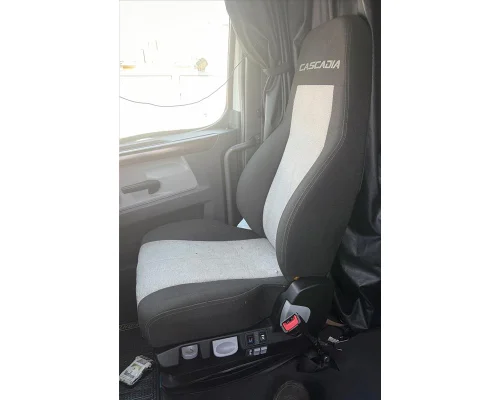 FREIGHTLINER CASCADIA 126 SEAT, FRONT