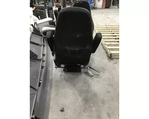 FREIGHTLINER CASCADIA 126 SEAT, FRONT