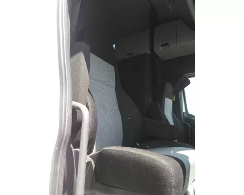 FREIGHTLINER CASCADIA 126 SEAT, FRONT