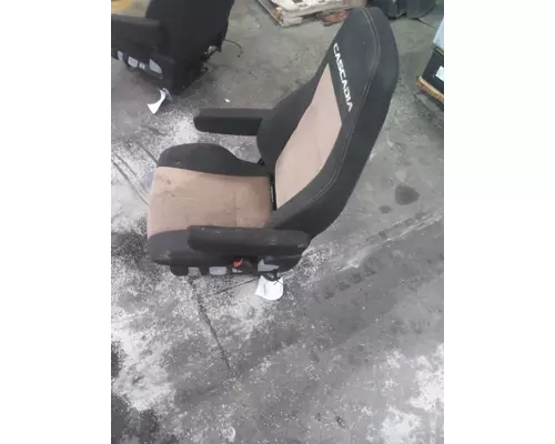 FREIGHTLINER CASCADIA 126 SEAT, FRONT