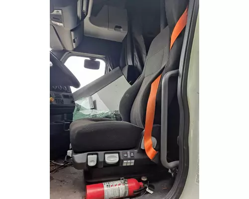 FREIGHTLINER CASCADIA 126 SEAT, FRONT