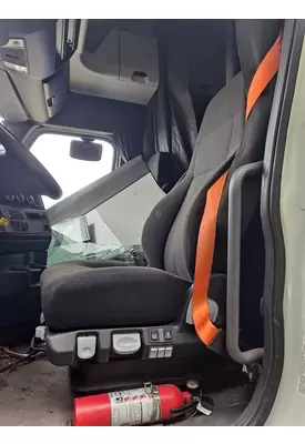 FREIGHTLINER CASCADIA 126 SEAT, FRONT