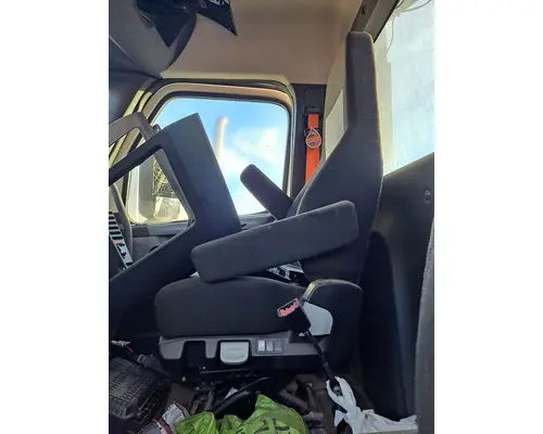 FREIGHTLINER CASCADIA 126 SEAT, FRONT