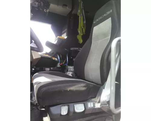 FREIGHTLINER CASCADIA 126 SEAT, FRONT