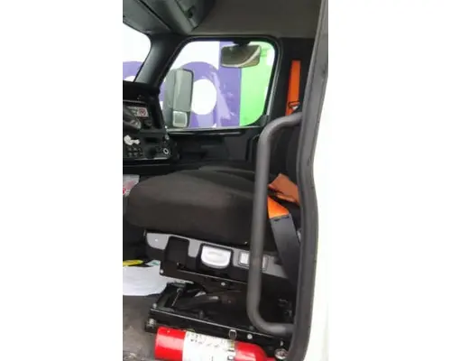 FREIGHTLINER CASCADIA 126 SEAT, FRONT