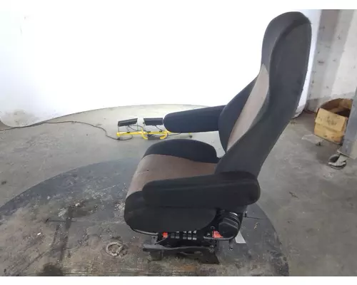 FREIGHTLINER CASCADIA 126 SEAT, FRONT