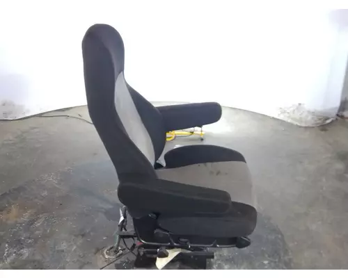 FREIGHTLINER CASCADIA 126 SEAT, FRONT