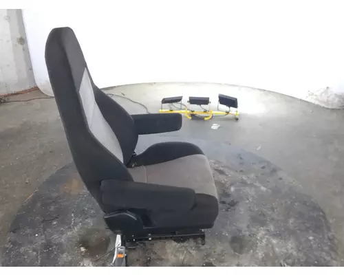 FREIGHTLINER CASCADIA 126 SEAT, FRONT