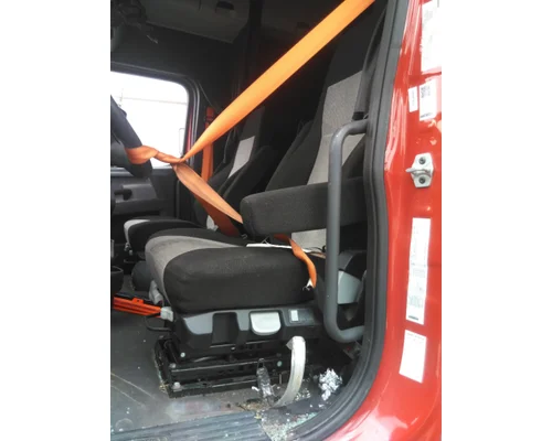 FREIGHTLINER CASCADIA 126 SEAT, FRONT