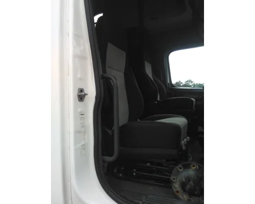 FREIGHTLINER CASCADIA 126 SEAT, FRONT
