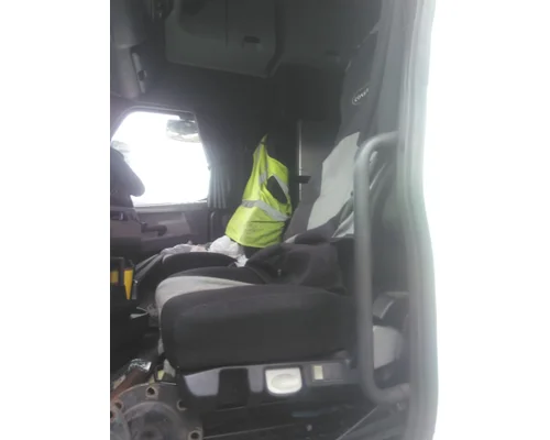 FREIGHTLINER CASCADIA 126 SEAT, FRONT