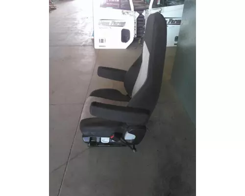 FREIGHTLINER CASCADIA 126 SEAT, FRONT