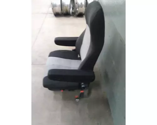 FREIGHTLINER CASCADIA 126 SEAT, FRONT