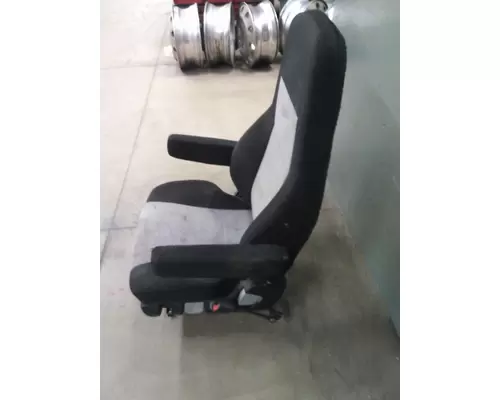 FREIGHTLINER CASCADIA 126 SEAT, FRONT