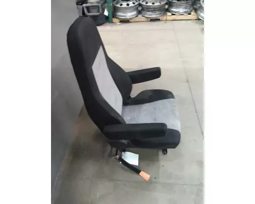 FREIGHTLINER CASCADIA 126 SEAT, FRONT