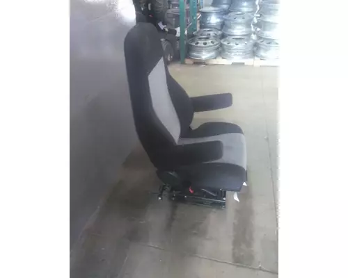 FREIGHTLINER CASCADIA 126 SEAT, FRONT