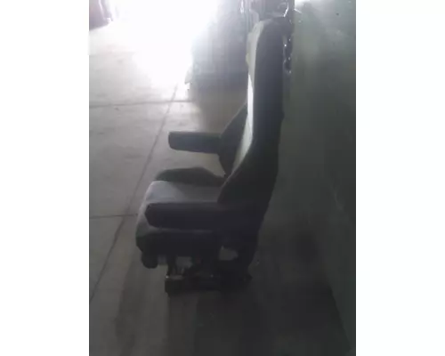 FREIGHTLINER CASCADIA 126 SEAT, FRONT