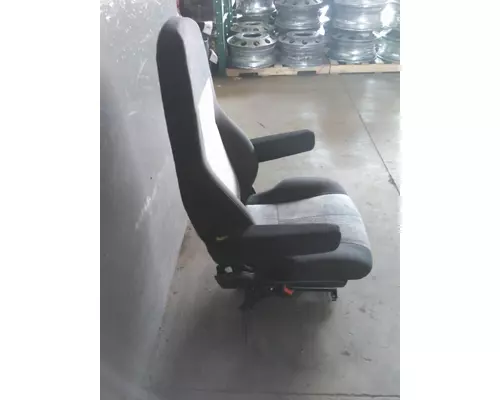 FREIGHTLINER CASCADIA 126 SEAT, FRONT