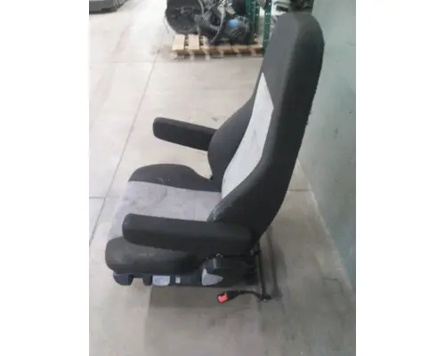 FREIGHTLINER CASCADIA 126 SEAT, FRONT