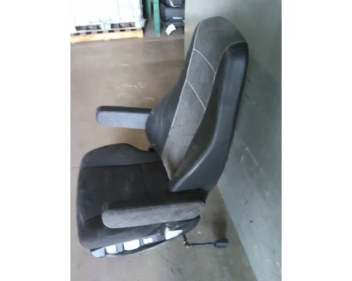FREIGHTLINER CASCADIA 126 SEAT, FRONT