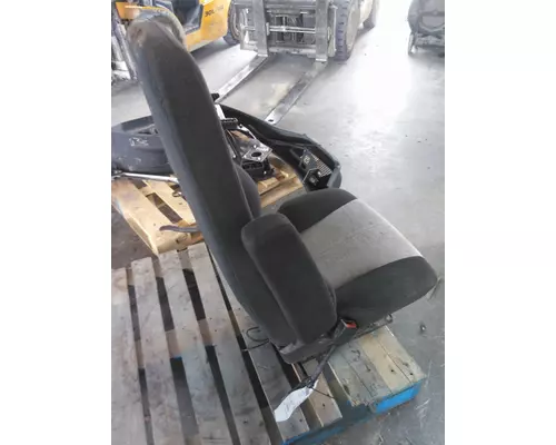 FREIGHTLINER CASCADIA 126 SEAT, FRONT