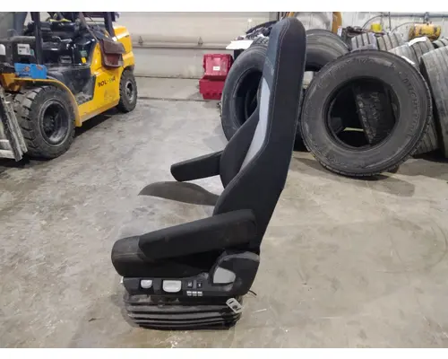 FREIGHTLINER CASCADIA 126 SEAT, FRONT