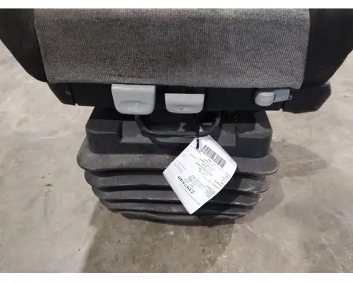FREIGHTLINER CASCADIA 126 SEAT, FRONT