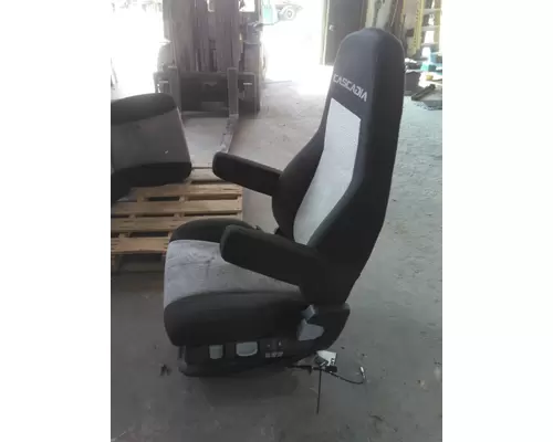 FREIGHTLINER CASCADIA 126 SEAT, FRONT