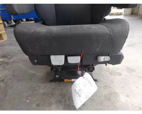 FREIGHTLINER CASCADIA 126 SEAT, FRONT
