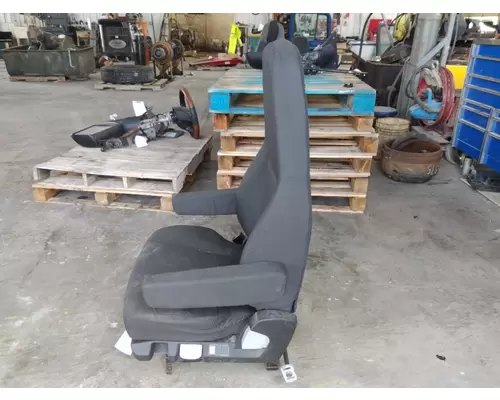 FREIGHTLINER CASCADIA 126 SEAT, FRONT
