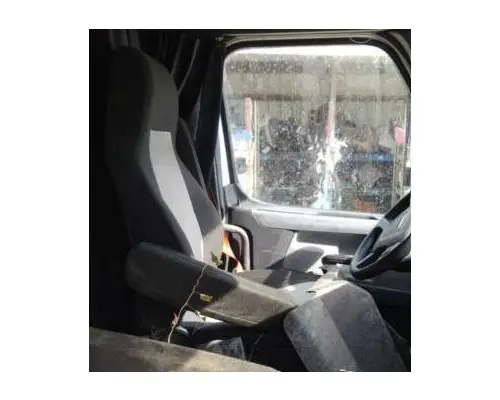 FREIGHTLINER CASCADIA 126 SEAT, FRONT