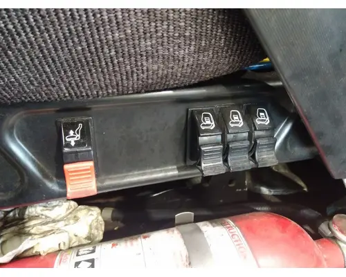 FREIGHTLINER CASCADIA 126 SEAT, FRONT