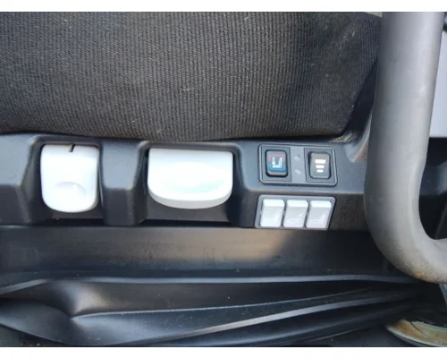 FREIGHTLINER CASCADIA 126 SEAT, FRONT