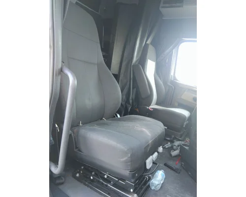 FREIGHTLINER CASCADIA 126 SEAT, FRONT