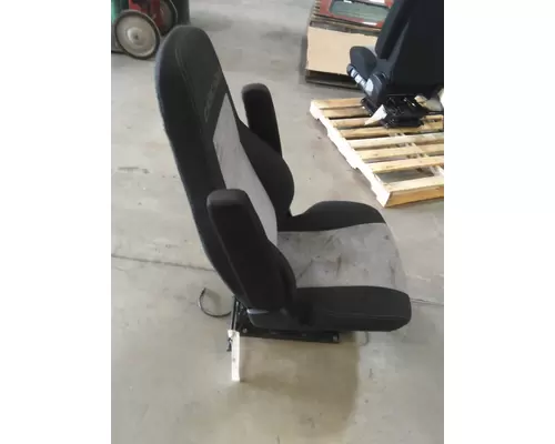 FREIGHTLINER CASCADIA 126 SEAT, FRONT