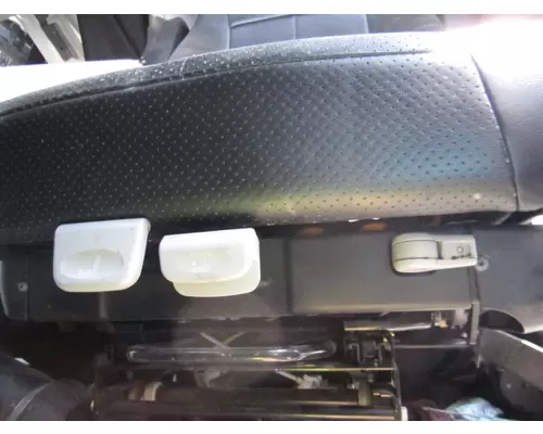 FREIGHTLINER CASCADIA 126 SEAT, FRONT