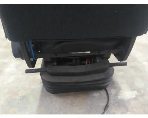 FREIGHTLINER CASCADIA 126 SEAT, FRONT