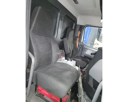 FREIGHTLINER CASCADIA 126 SEAT, FRONT