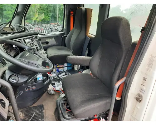 FREIGHTLINER CASCADIA 126 SEAT, FRONT