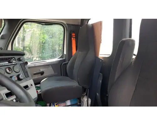 FREIGHTLINER CASCADIA 126 SEAT, FRONT
