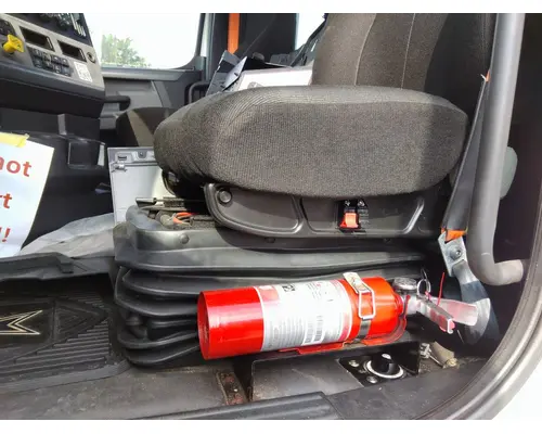 FREIGHTLINER CASCADIA 126 SEAT, FRONT
