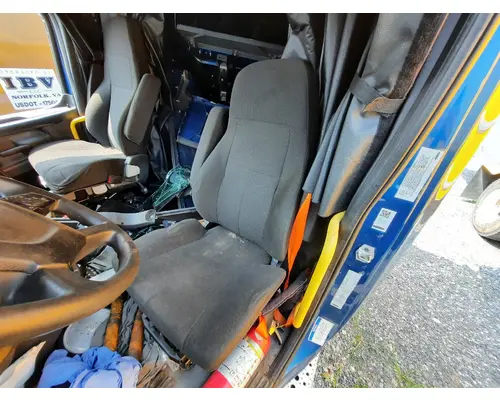 FREIGHTLINER CASCADIA 126 SEAT, FRONT