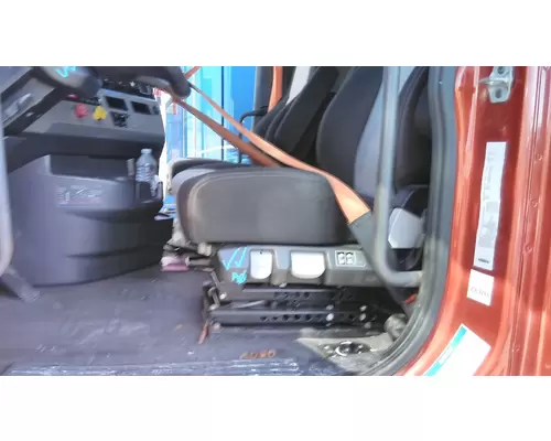 FREIGHTLINER CASCADIA 126 SEAT, FRONT